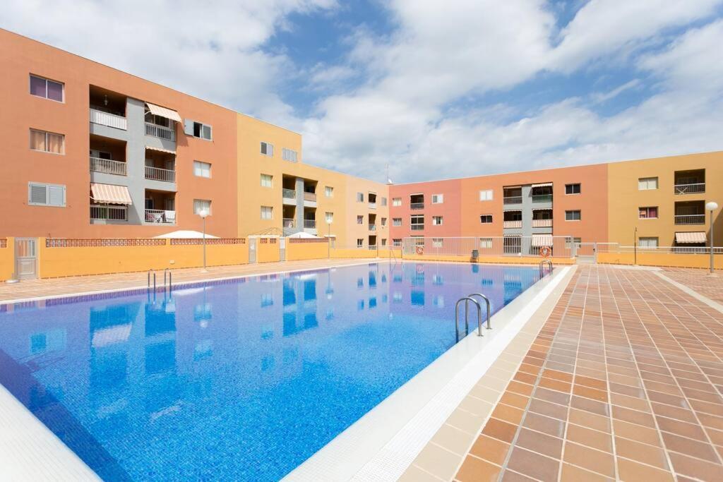 Apartamento Calido Apartamento, Piscina, Wi-fi *